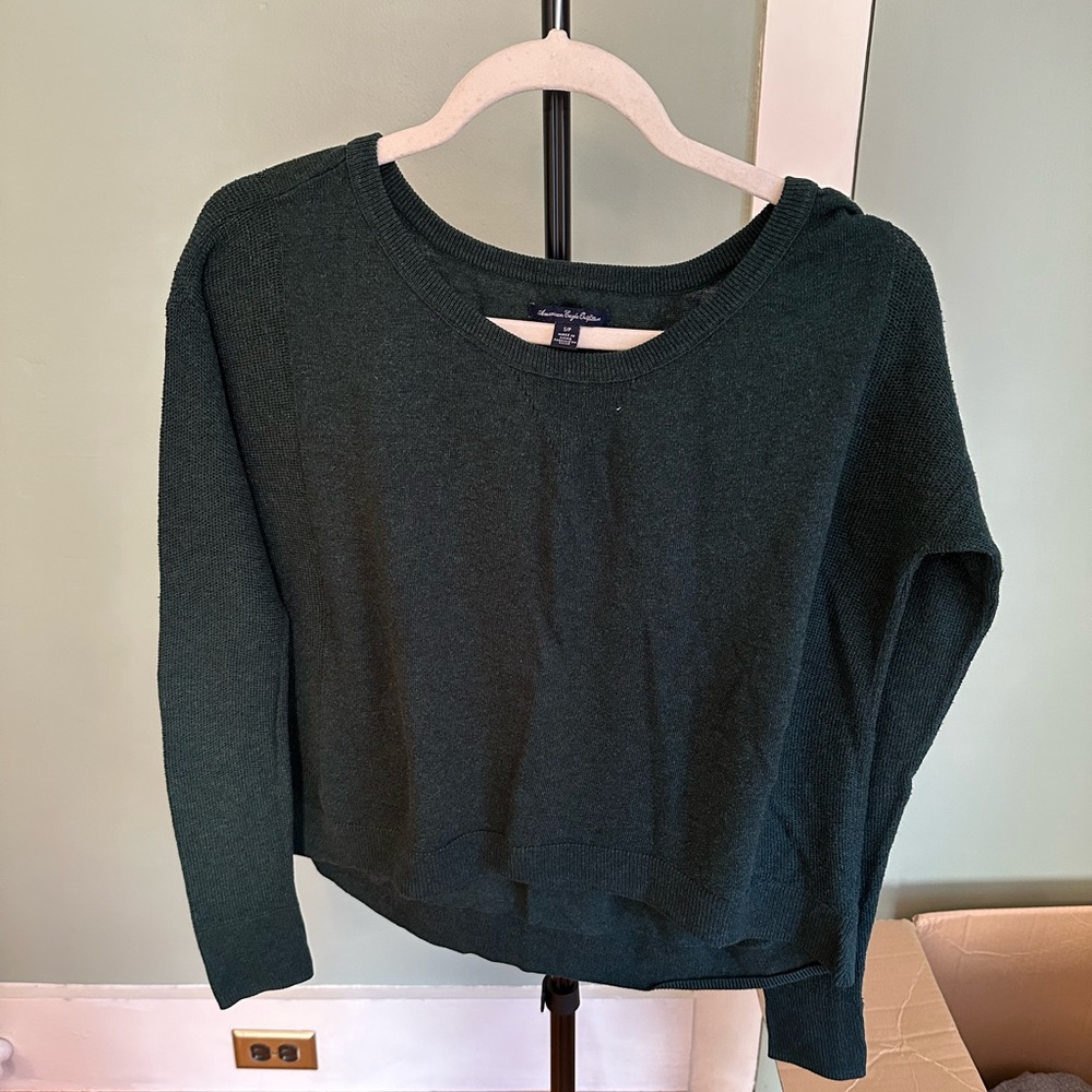 Dark green American eagle light weight knit sweater